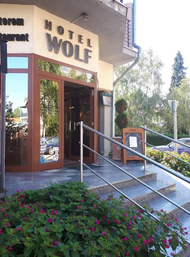 Wolf Hotel Шарвар Экстерьер фото